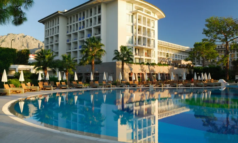 How to Avoid Hidden Resort Facility Fees: Contract Guide