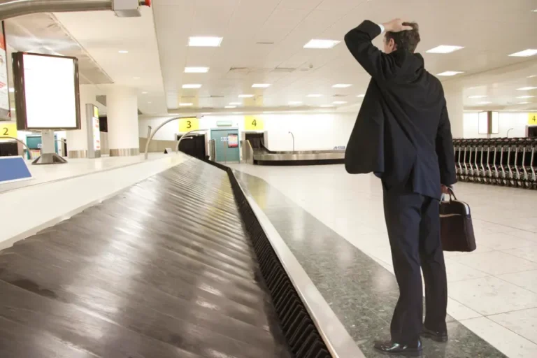 How to Avoid Lost Luggage Risks: Systematic Guide